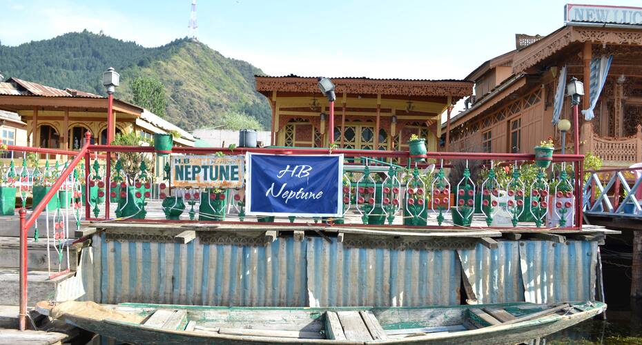 Neptune Houseboat, Srinagar 1
